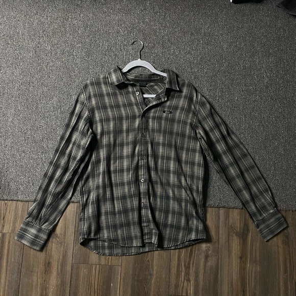 Oakley Black and Gray Casual Button Down Shirt - Picture 1 of 5